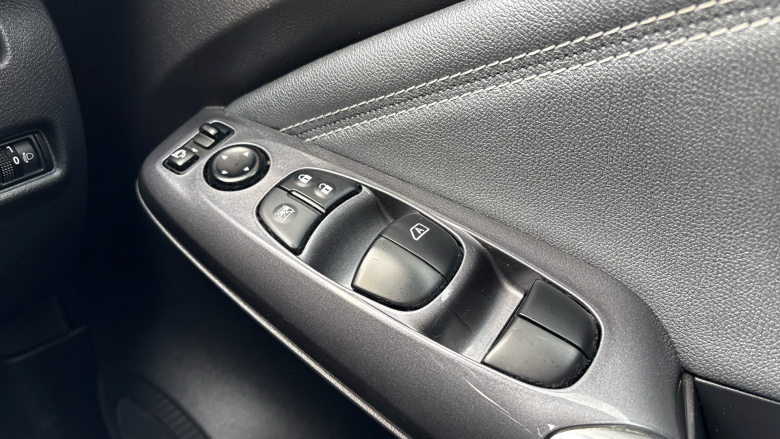 Nissan Juke 1.0 DiG-T 114 N-Connecta 5dr Petrol Hatchback